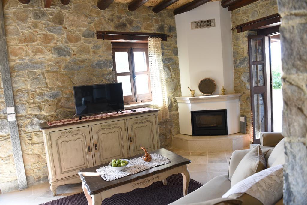 Villa Spiti Tis Irinis à Pedhoulas Extérieur photo